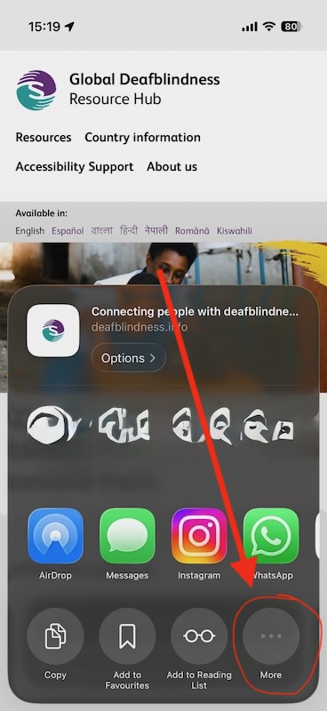 Picha inakuelekeza kufungua tovuti https://deafblindness.info/